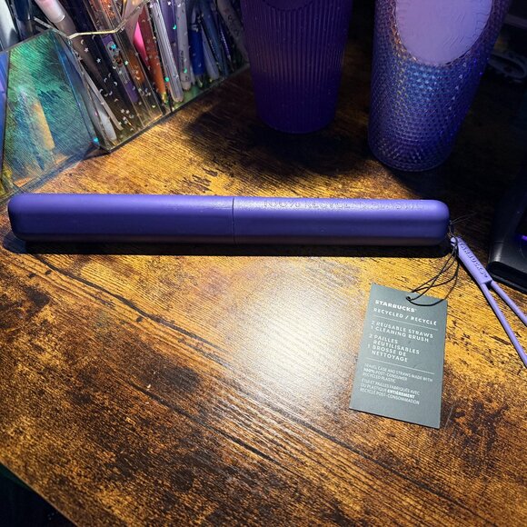 Starbucks Recycled purple Triangular Travel case straw & brush set - NEW - Picture 2 of 4